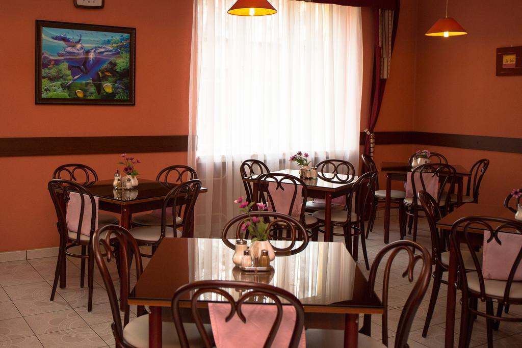 Hotel Mira Inn Praha Bagian luar foto