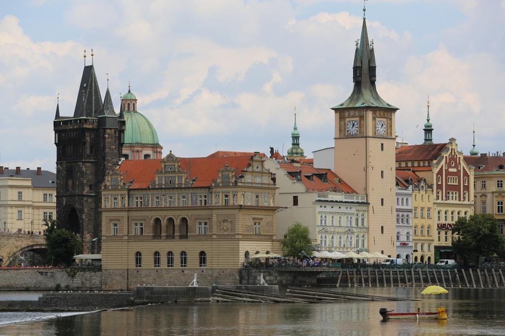 Hotel Mira Inn Praha Bagian luar foto