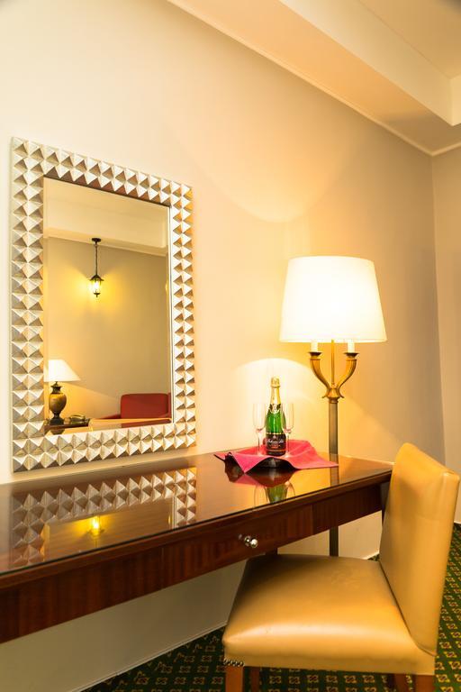Hotel Mira Inn Praha Bagian luar foto