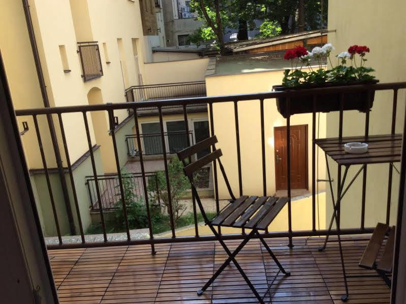 Hotel Mira Inn Praha Bagian luar foto