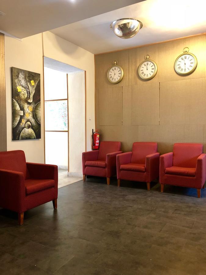 Hotel Mira Inn Praha Bagian luar foto