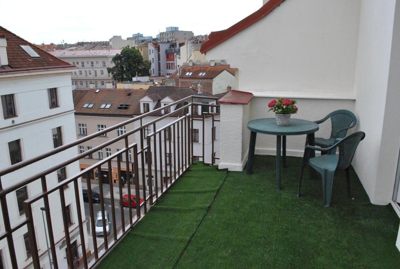 Hotel Mira Inn Praha Bagian luar foto